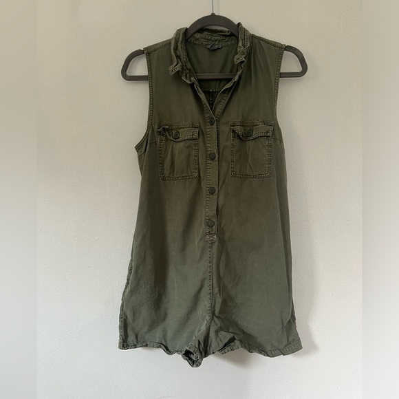 Aerie army green utility romper with pockets size small - Picture 3 of 5